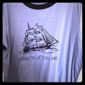 NWOT tags 3xl Lularoe Liv tee